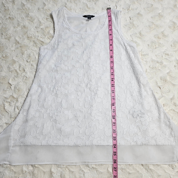 Vera Wang - Simply Vera Raised Floral Sleeveless Top - Picture 13 of 16